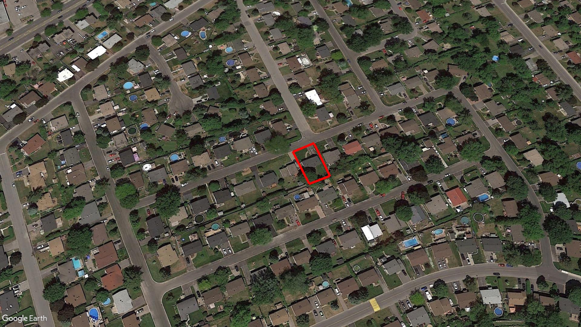 Tax Sale Montreal, Quebec - 040126-85