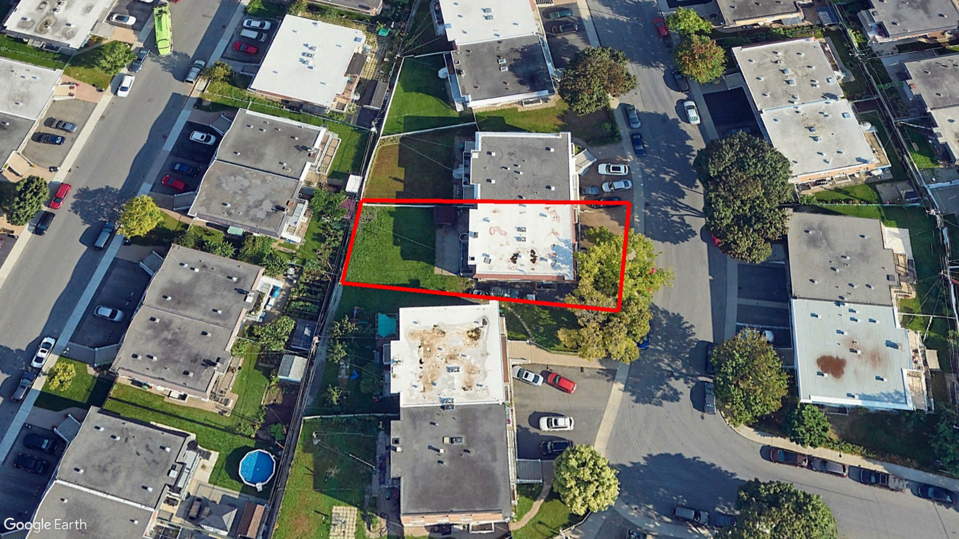 Tax Sale Montreal, Quebec - 020920-63