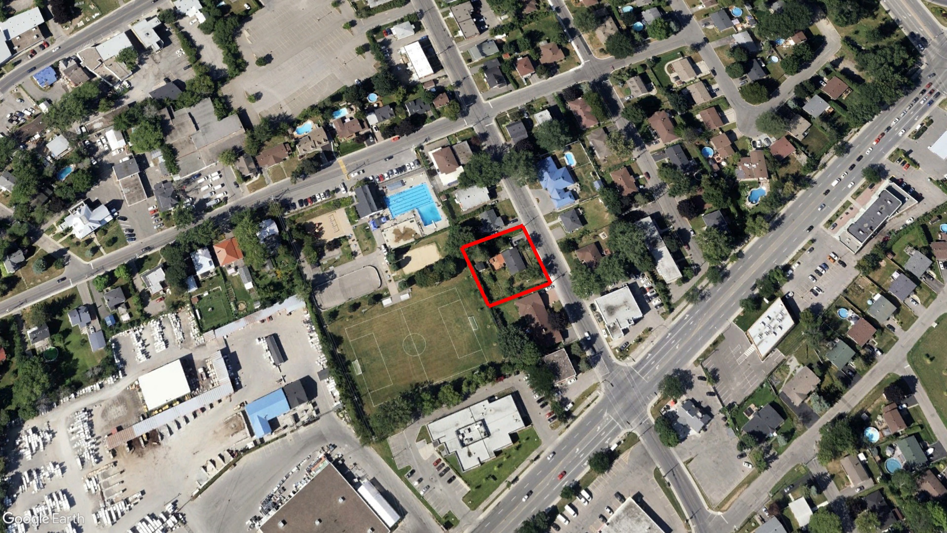 Tax Sale Montreal, Quebec - 040118-71