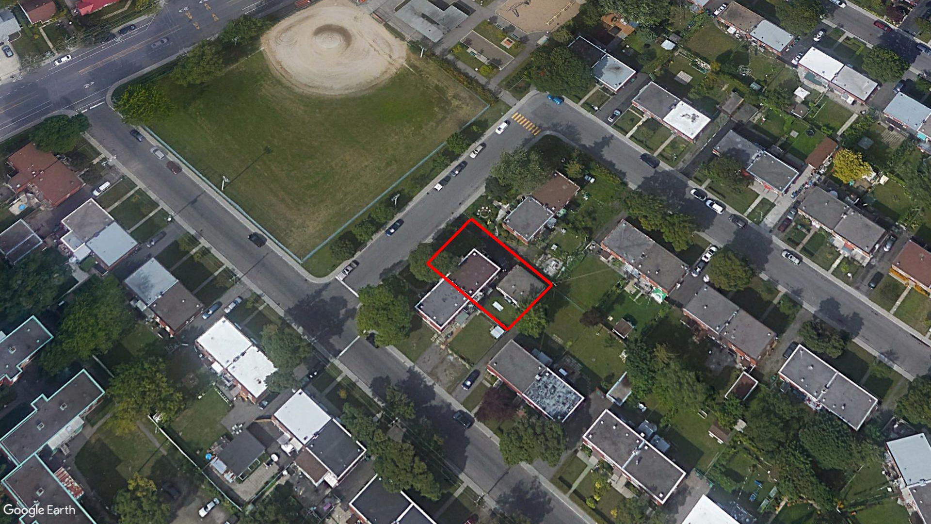 Tax Sale Montreal, Quebec - 040373-74