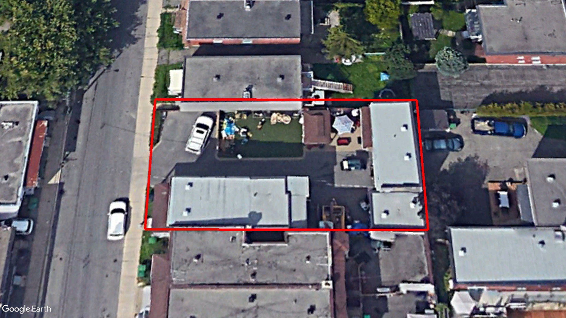 Tax Sale Montreal, Quebec - 050558-06