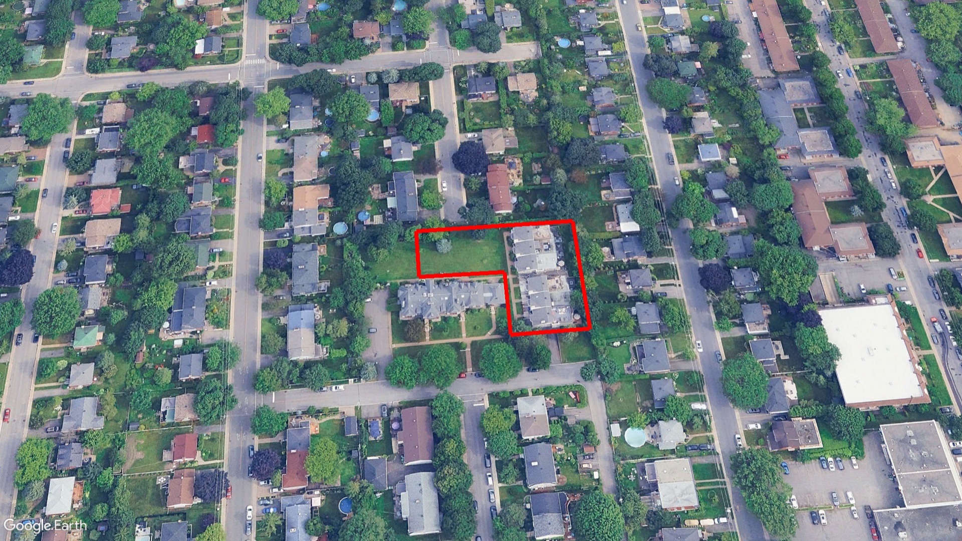 Tax Sale Montreal, Quebec - 050518-92