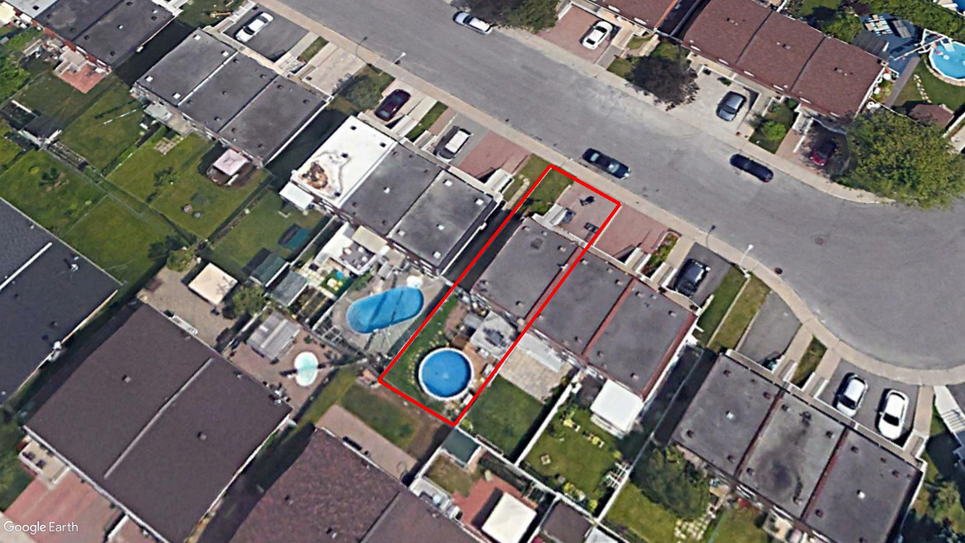 Tax Sale Montreal, Quebec - 040418-23