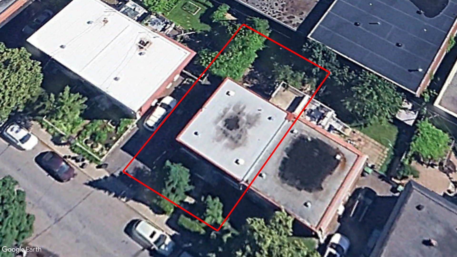 Tax Sale Montreal, Quebec - 020705-48