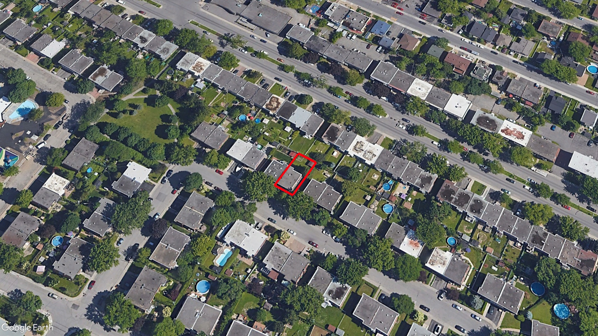 Tax Sale Montreal, Quebec - 020311-99