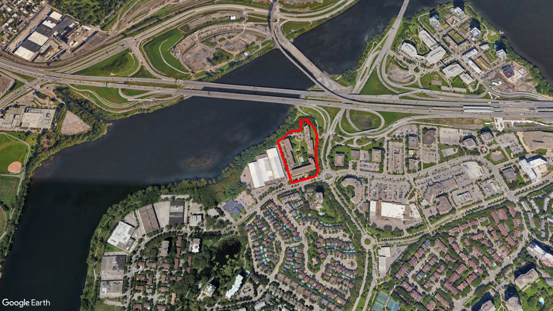 Tax Sale Montreal, Quebec - 051311-22 