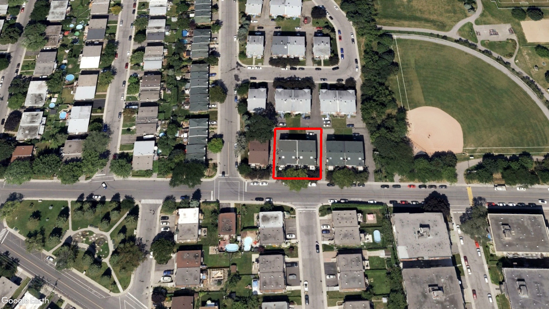 Tax Sale Montreal, Quebec - 050604-92