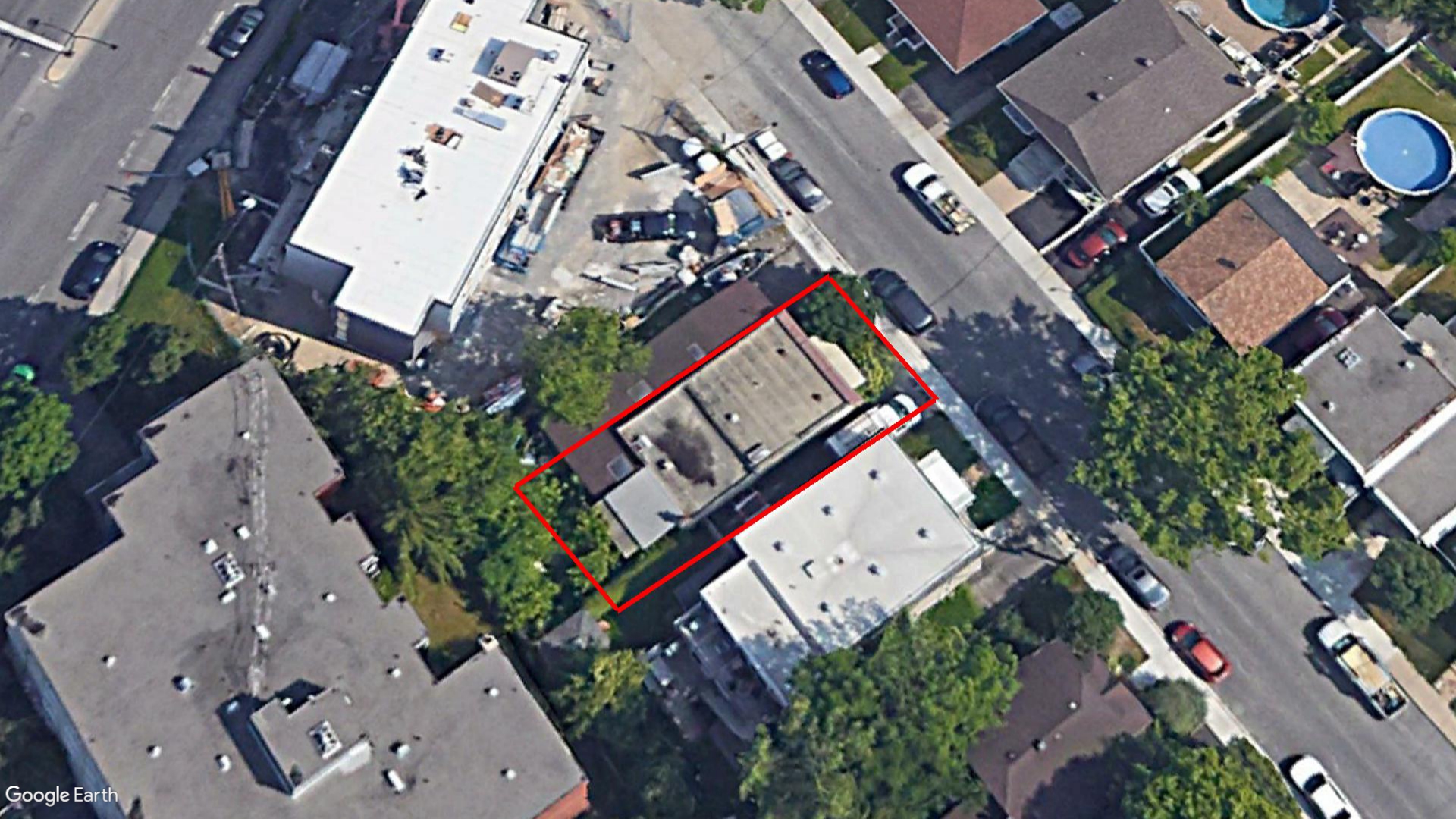 Tax Sale Montreal, Quebec - 050329-16