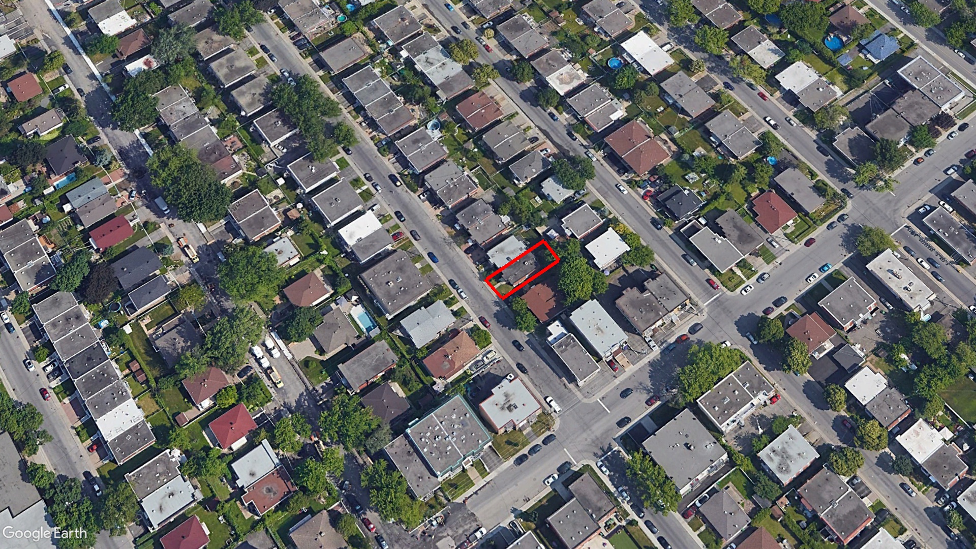 Tax Sale Montreal, Quebec - 020704-59