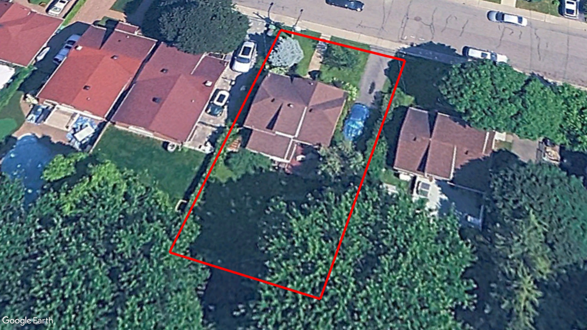 Tax Sale Montreal, Quebec - 040309-13