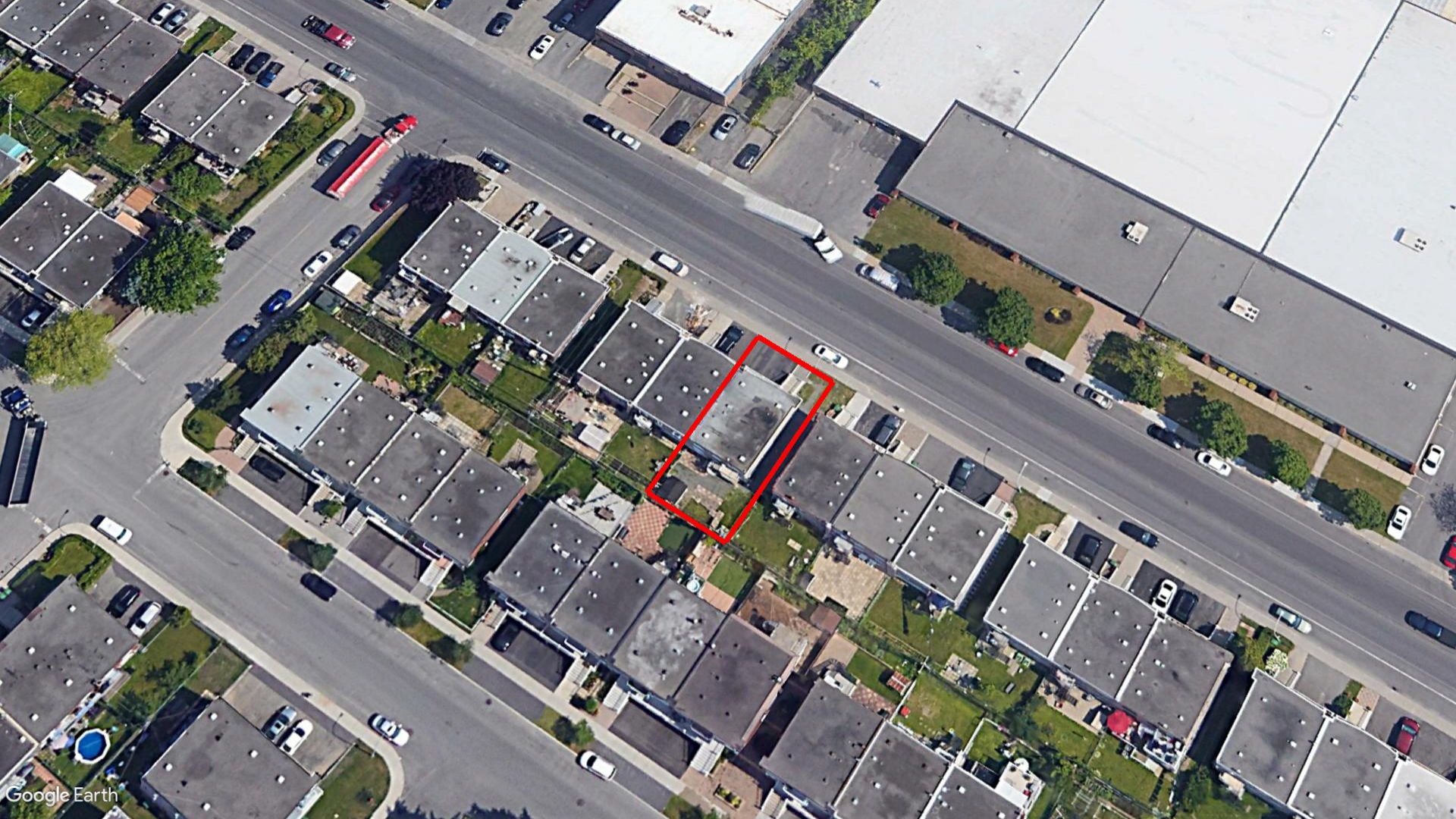 Tax Sale Montreal, Quebec - 040329-17