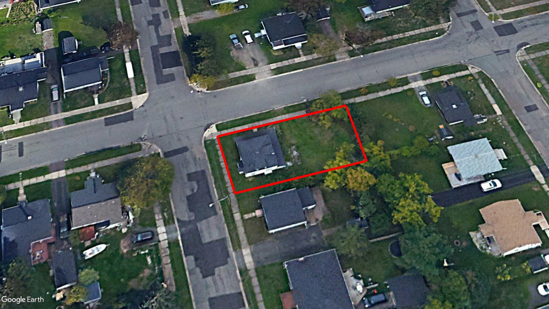 Tax Sale Moncton, New Brunswick - 01908609