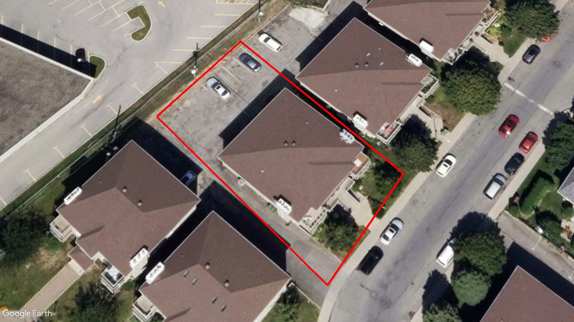 Tax Sale Montreal, Quebec - 050030-31