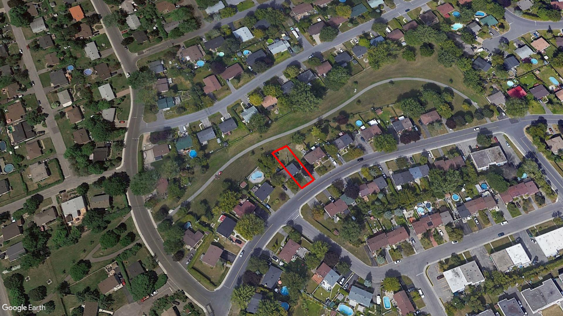 Tax Sale Montreal, Quebec - 040229-01