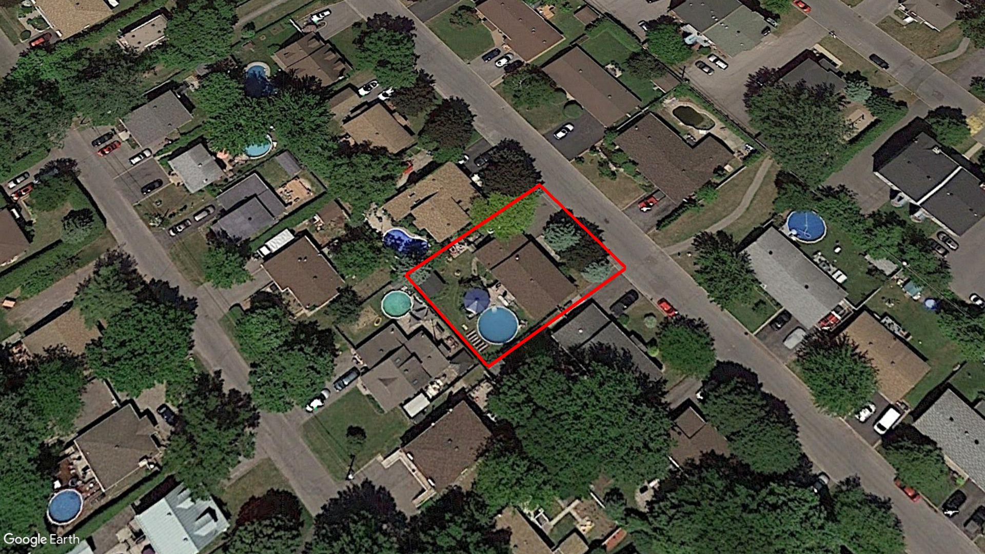 Tax Sale Montreal, Quebec - 041421-07