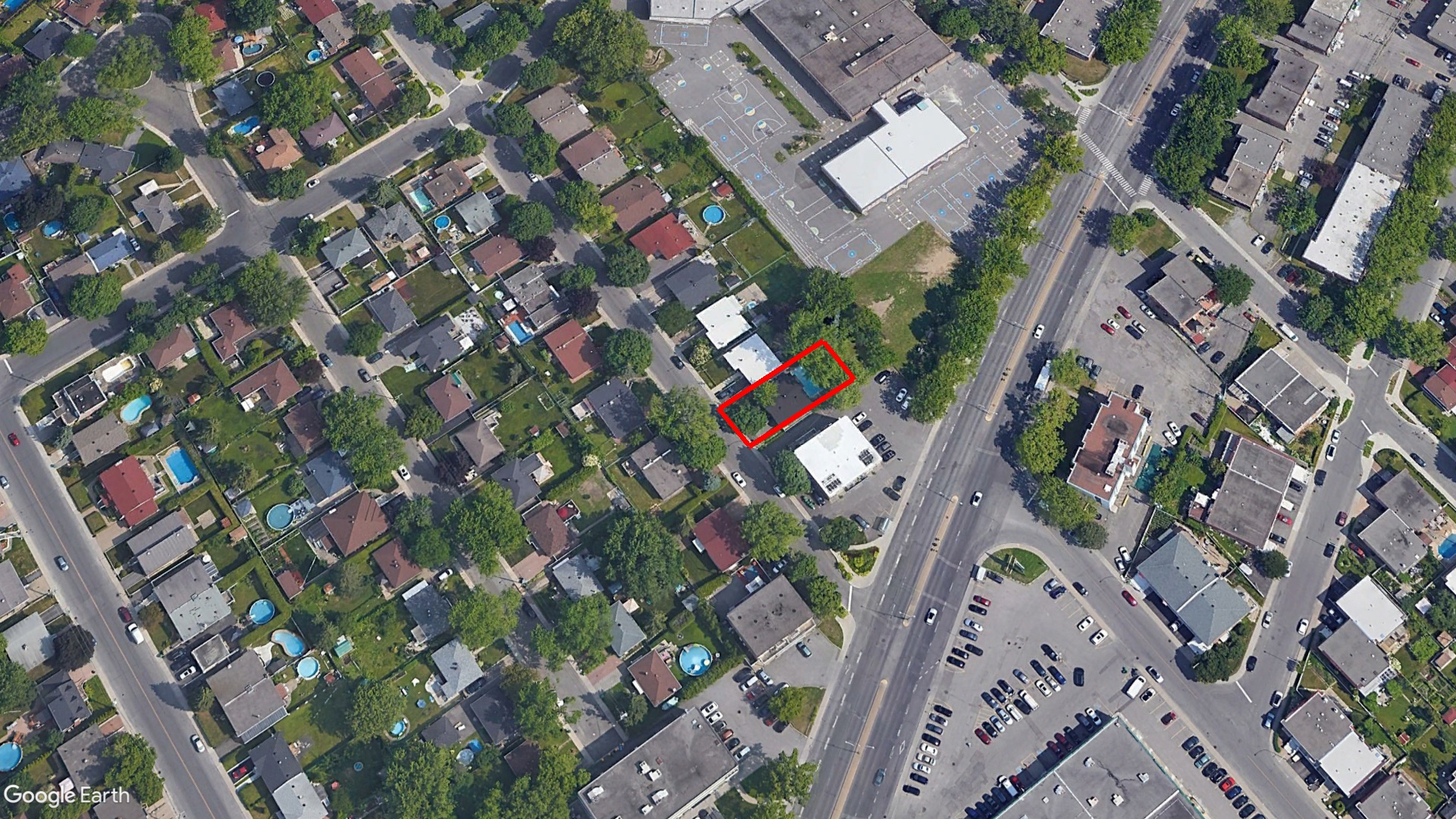 Tax Sale Montreal, Quebec - 020798-63