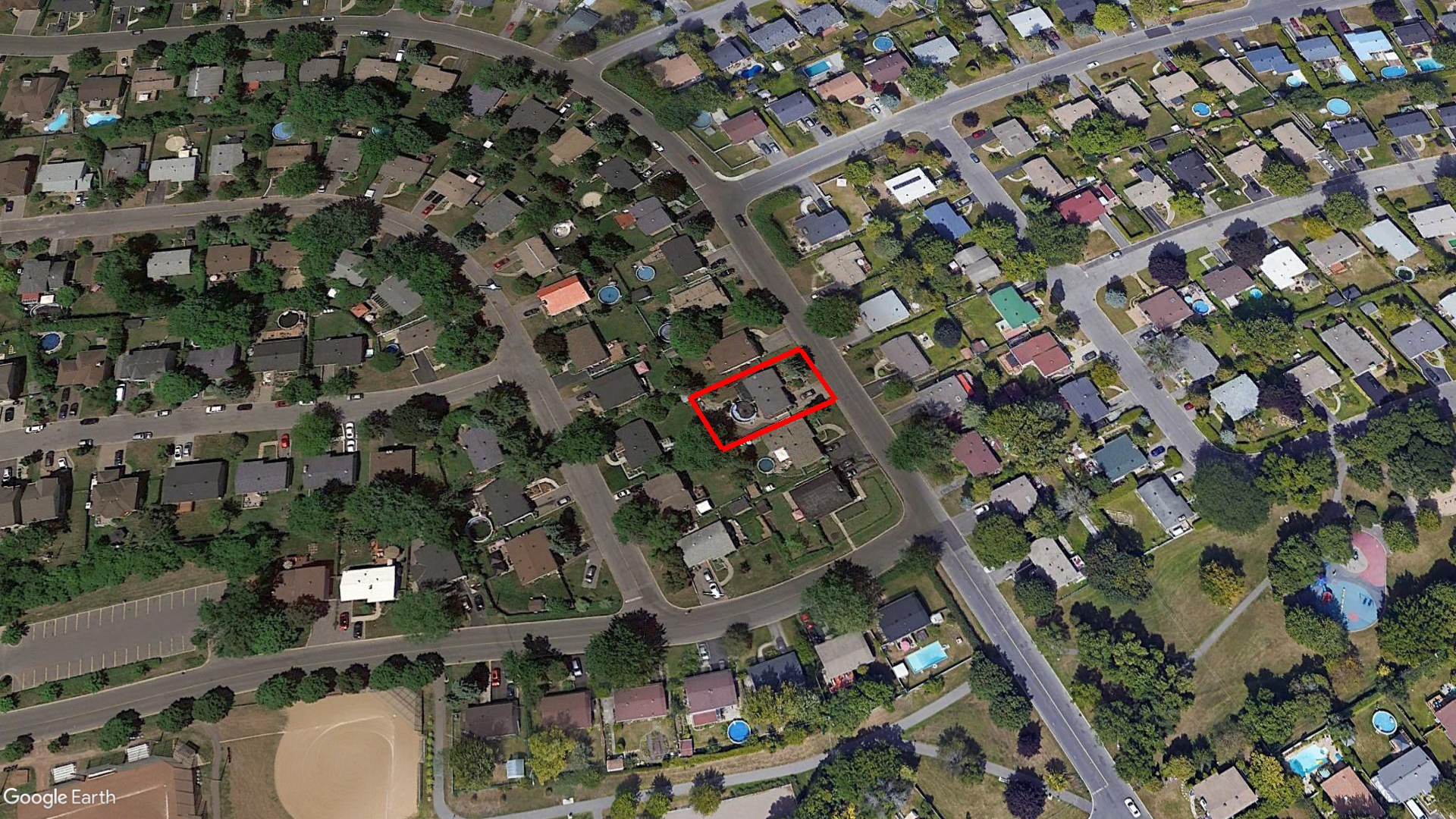 Tax Sale Montreal, Quebec - 040055-60