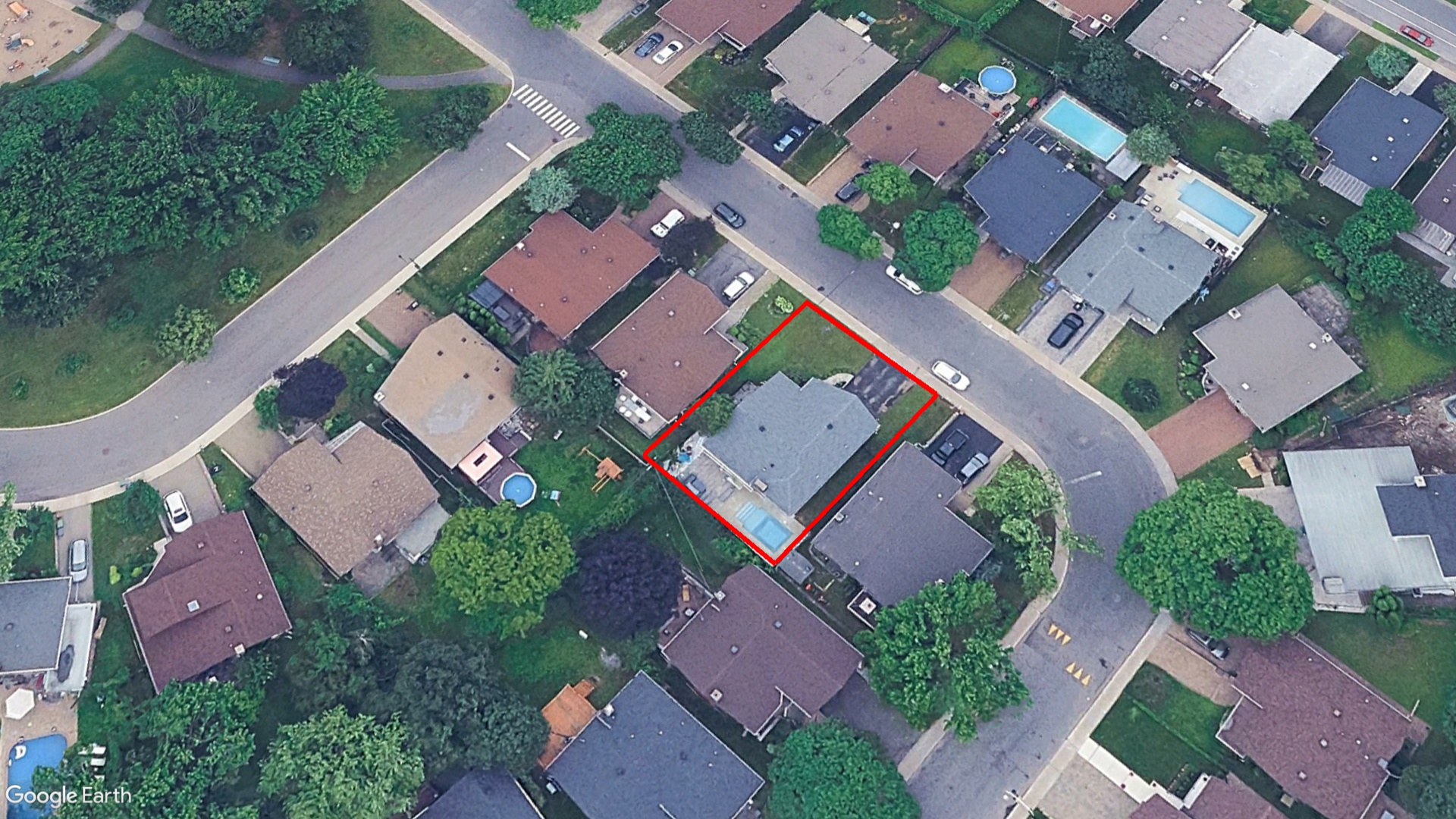 Tax Sale Montreal, Quebec - 040982-76