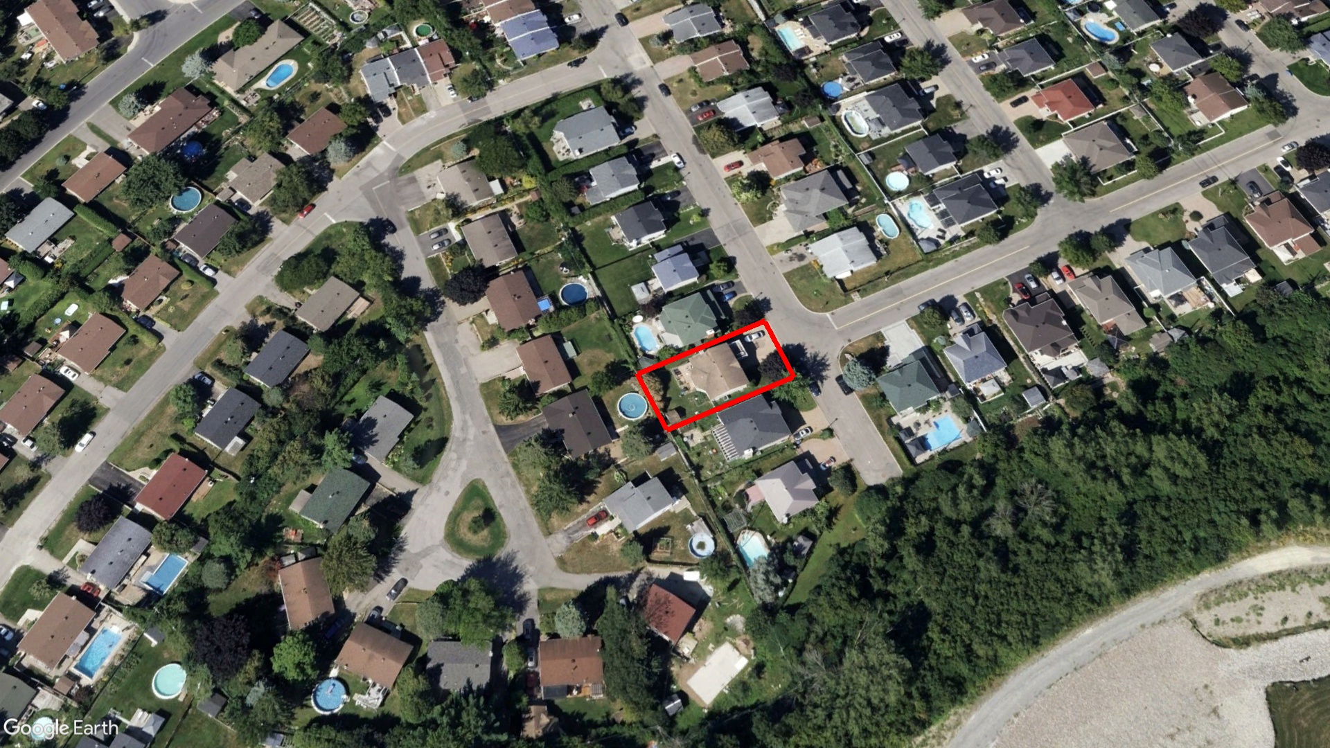 Tax Sale Montreal, Quebec - 041519-44