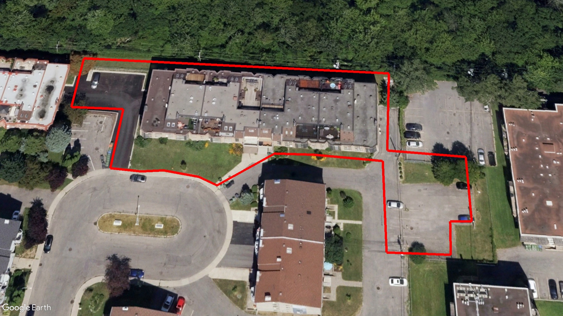 Tax Sale Montreal, Quebec - 041222-55