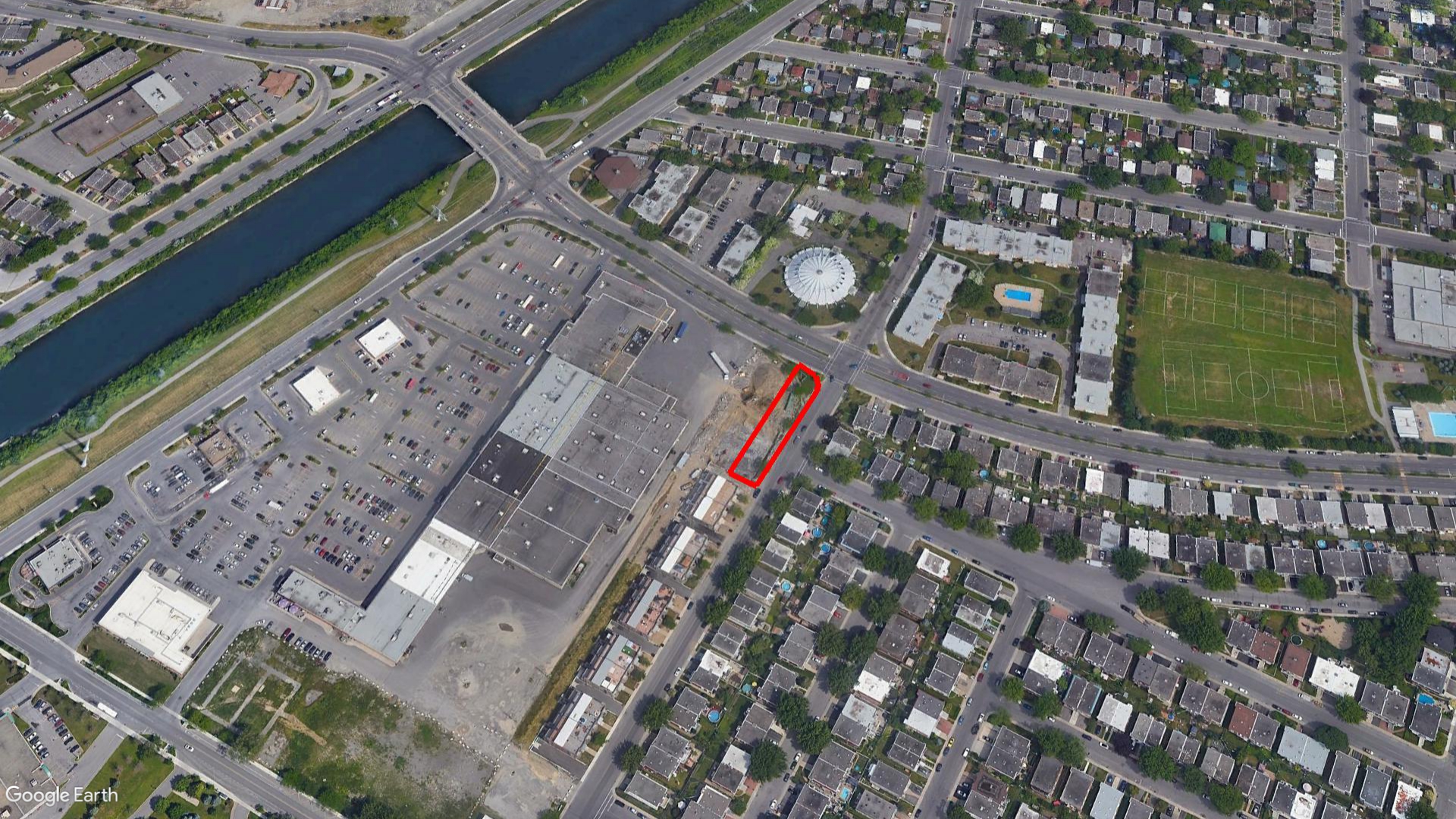 Tax Sale Montreal, Quebec - 052477-11