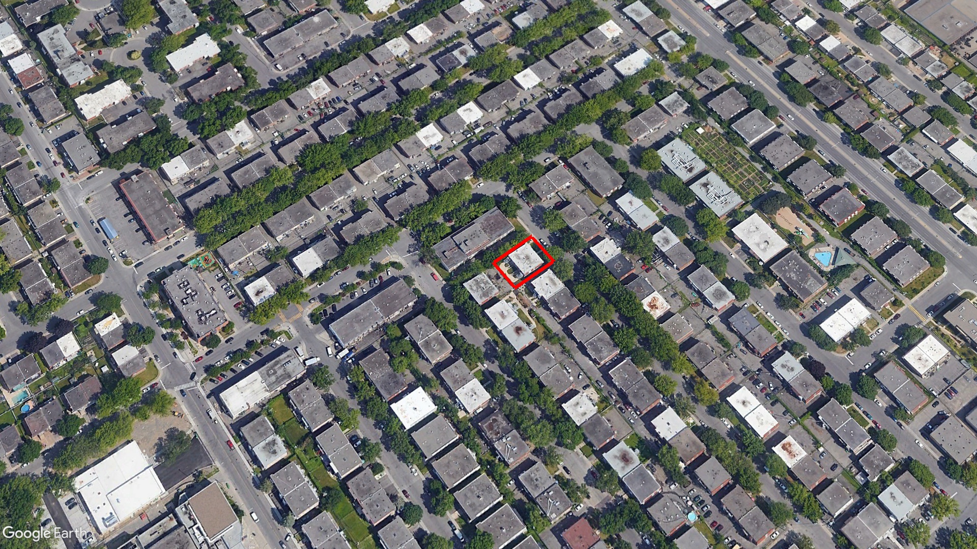 Tax Sale Montreal, Quebec - 020809-88