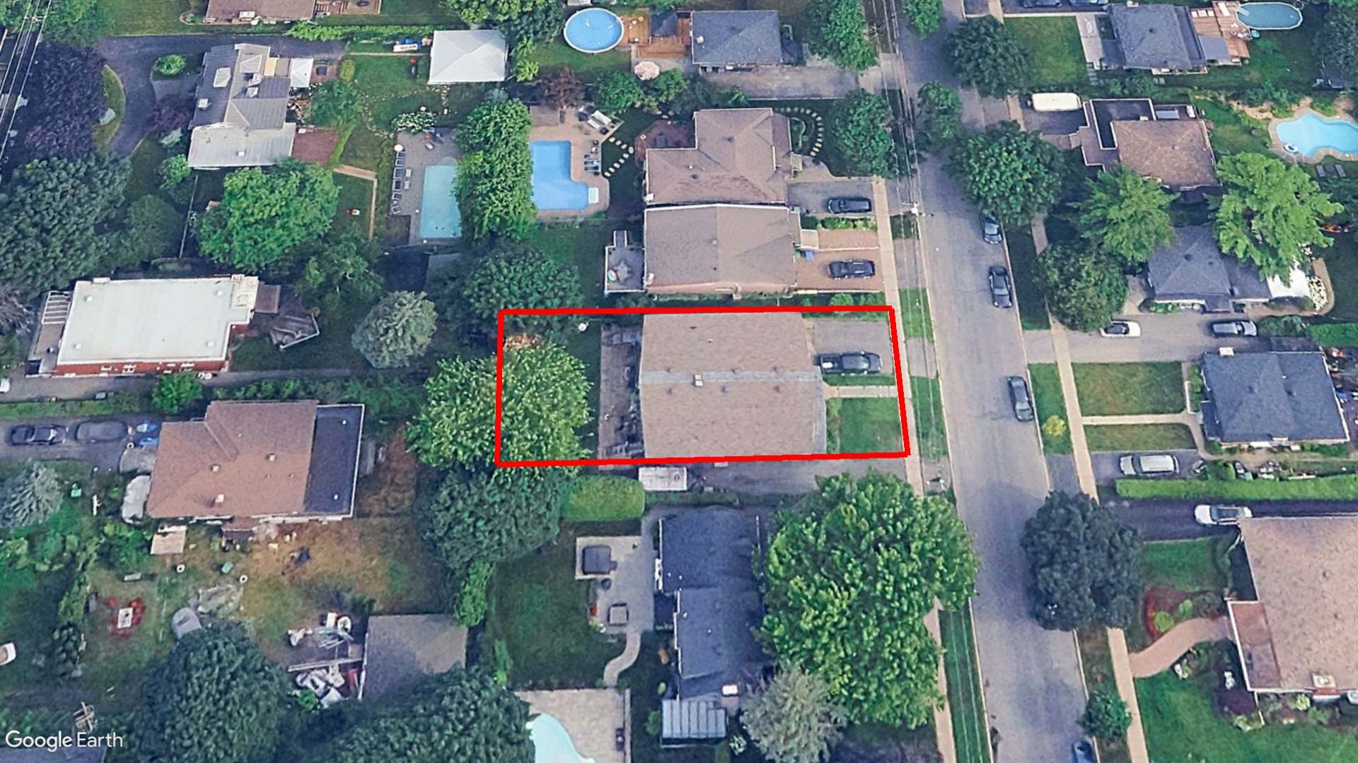 Tax Sale Montreal, Quebec - 050621-86