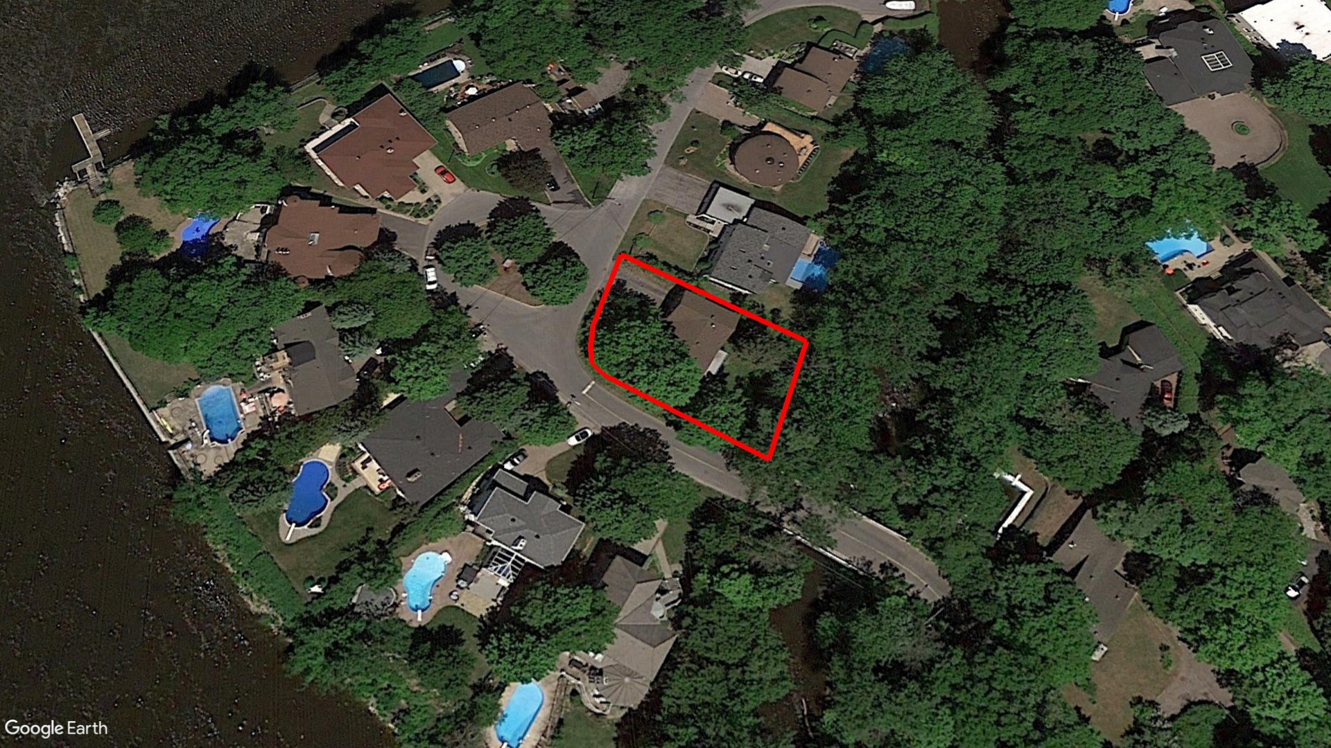 Tax Sale Montreal, Quebec - 040136-70