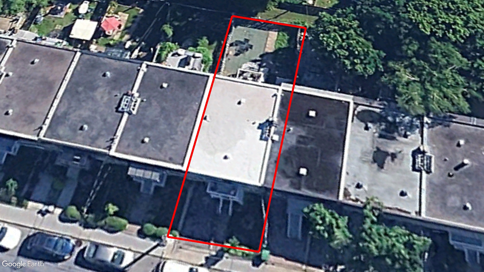 Tax Sale Montreal, Quebec - 020731-32