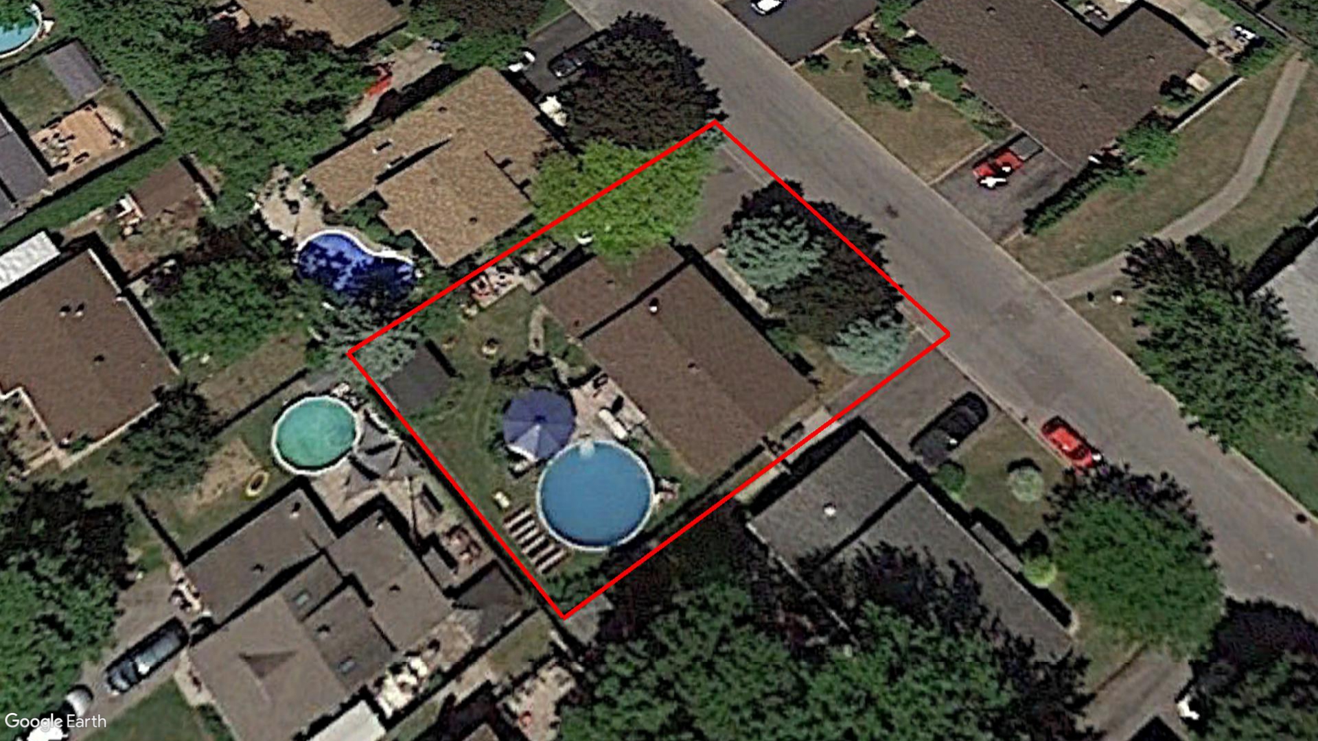 Tax Sale Montreal, Quebec - 041421-07