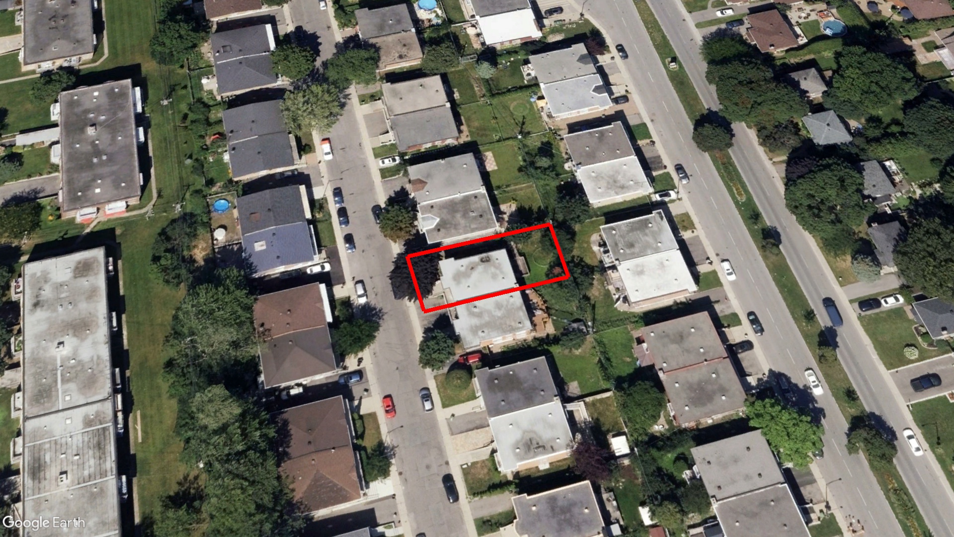 Tax Sale Montreal, Quebec - 050505-88