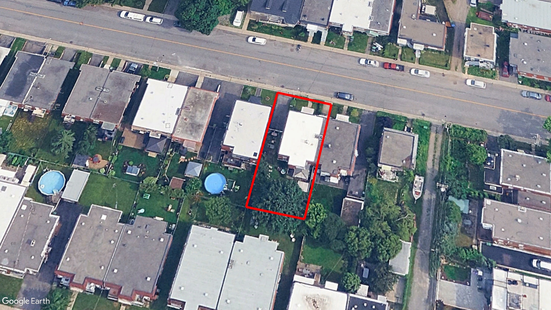 Tax Sale Montreal, Quebec - 040456-57