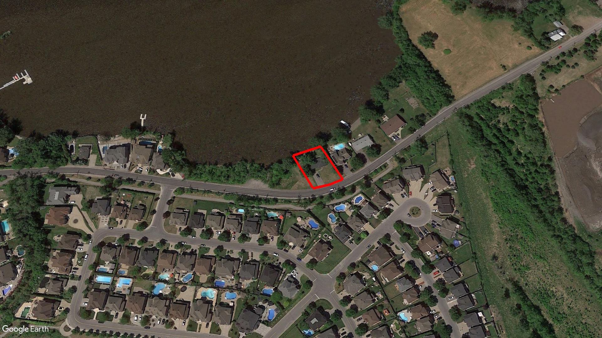 Tax Sale Montreal, Quebec - 040158-10