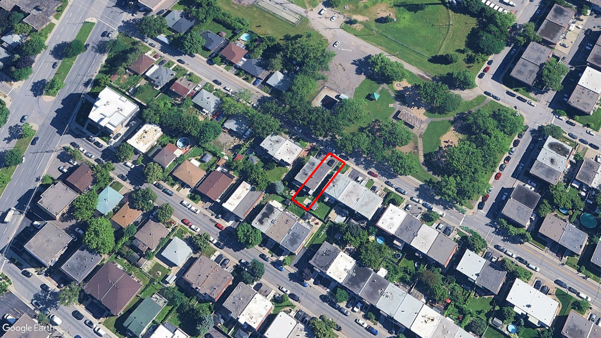 Tax Sale Montreal, Quebec - 020708-56