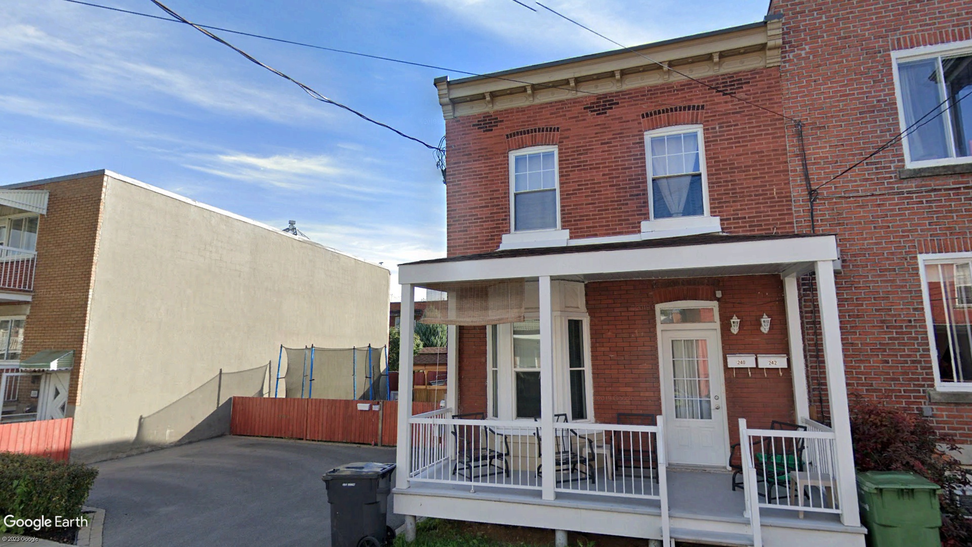 Tax Sale Montreal, Quebec - 050558-06