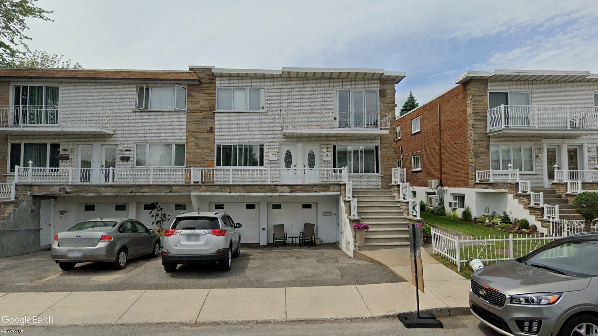 Tax Sale Montreal, Quebec -  040426-63