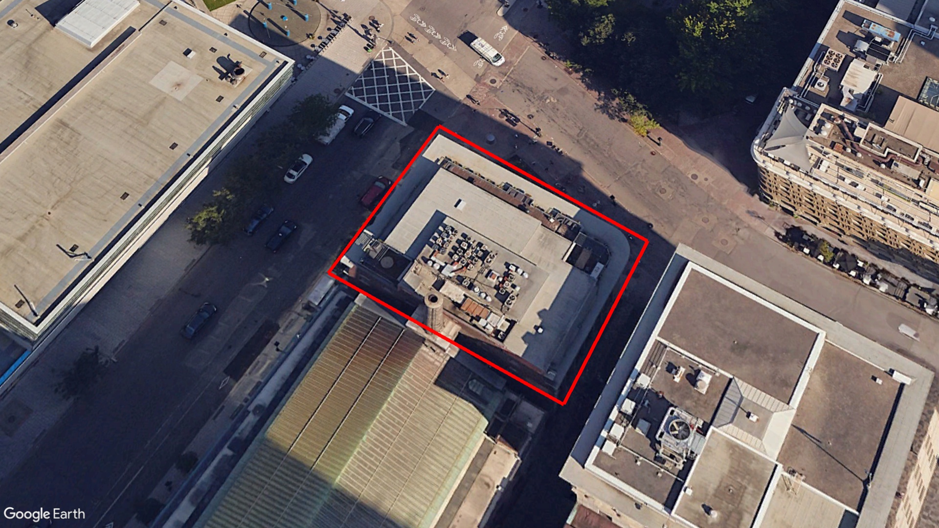 Tax Sale Montreal, Quebec - 110303-09