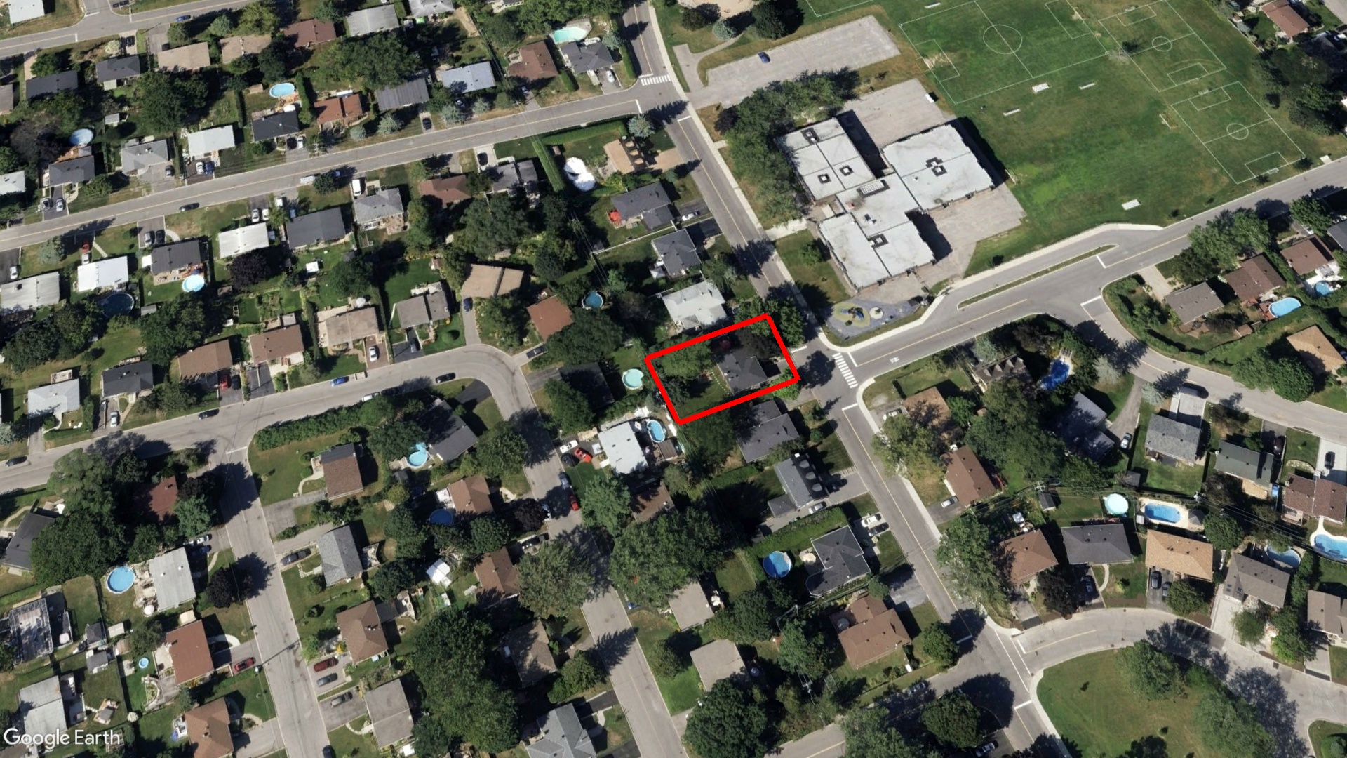 Tax Sale Montreal, Quebec - 040102-91