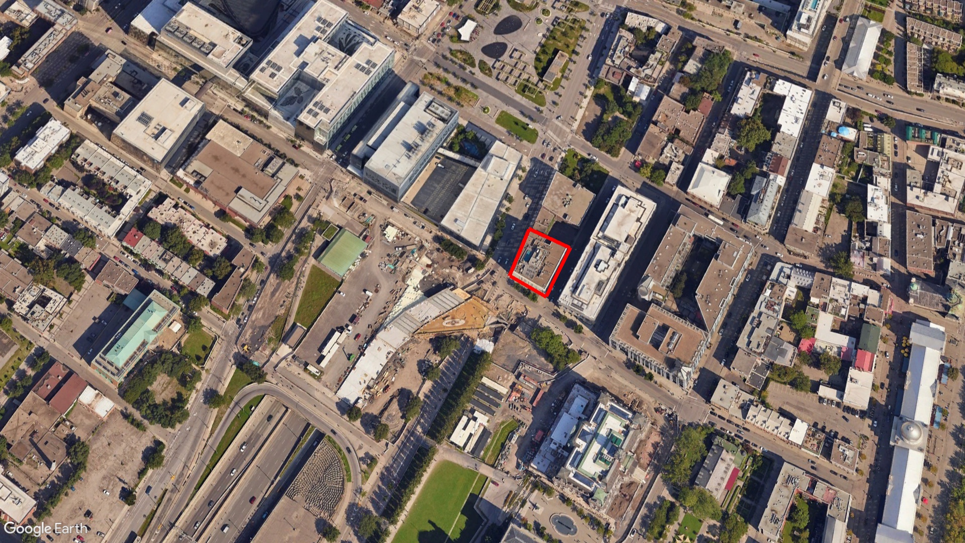 Tax Sale Montreal, Quebec - 110322-58