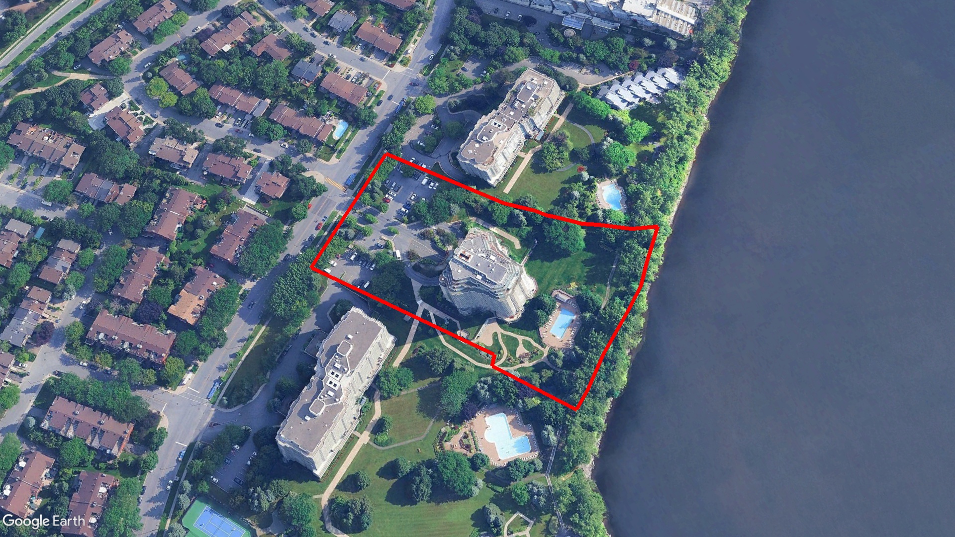 Tax Sale Montreal, Quebec - 011033-64