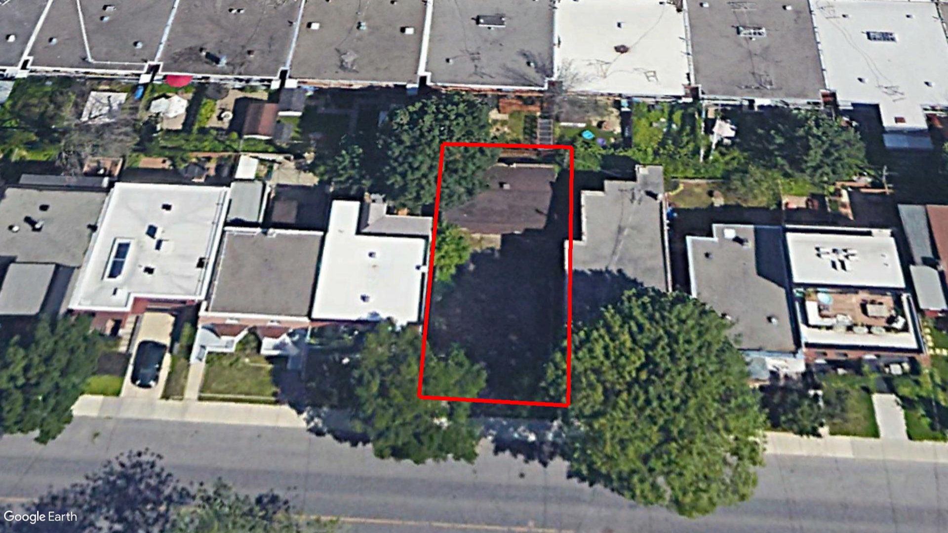 Tax Sale Montreal, Quebec - 010506-26