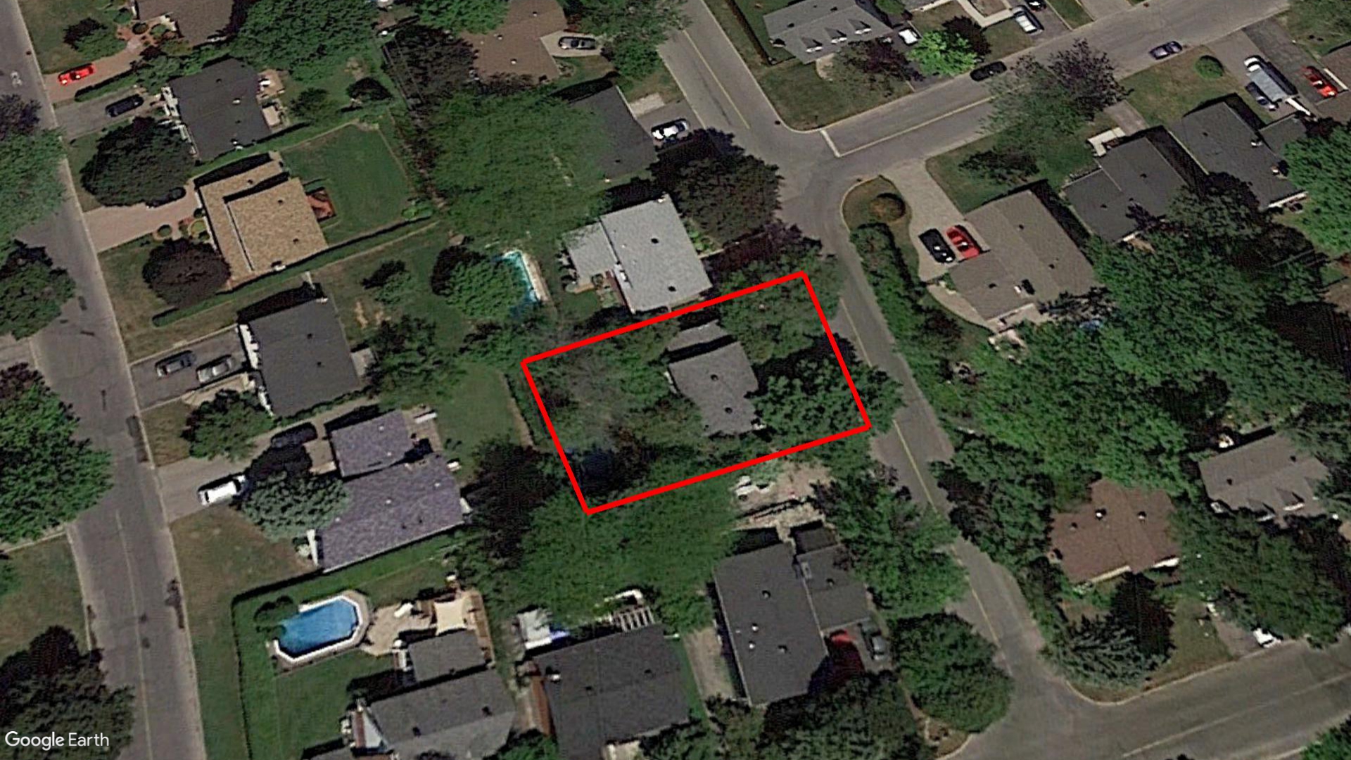 Tax Sale Montreal, Quebec - 040096-46