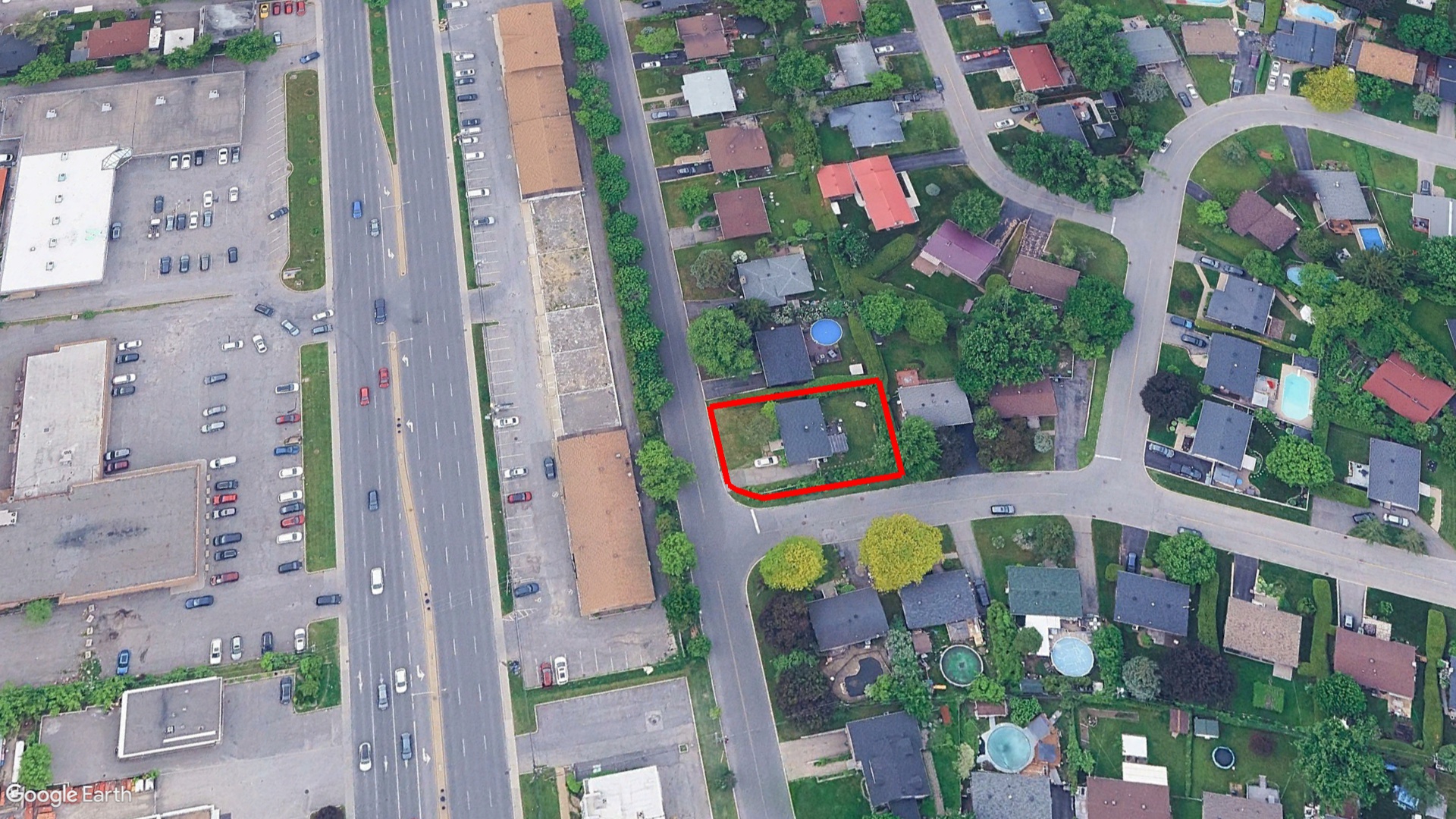 Tax Sale Montreal, Quebec - 040133-35