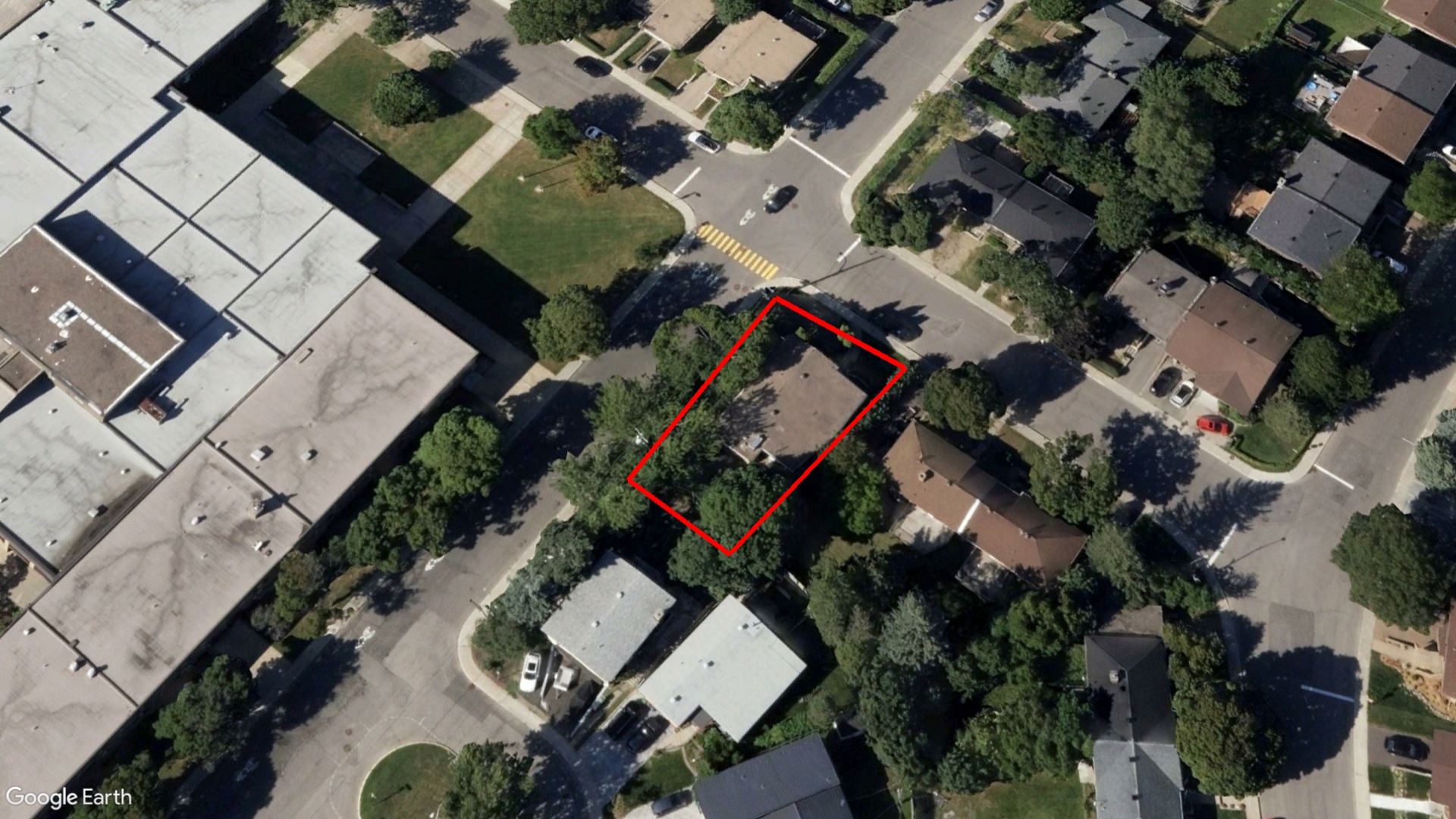 Tax Sale Montreal, Quebec - 040984-86