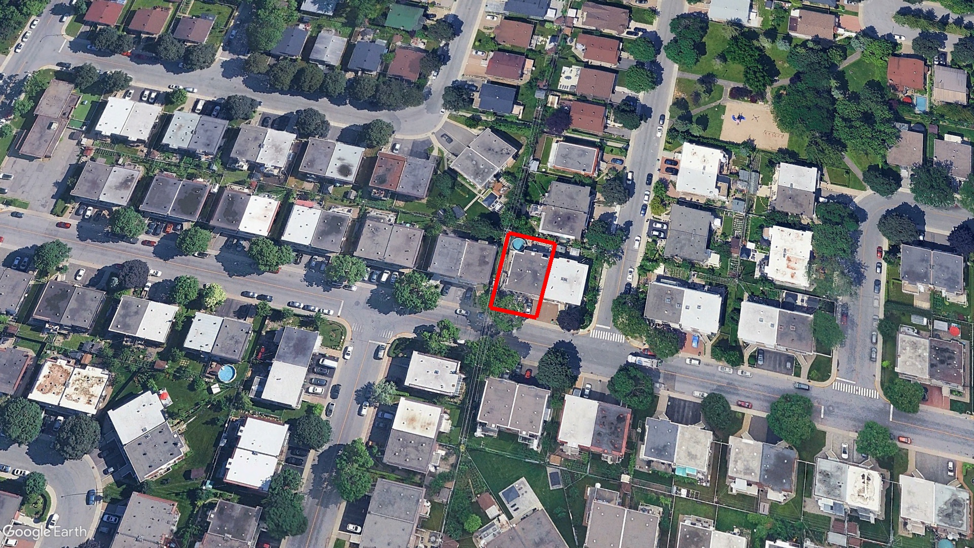 Tax Sale Montreal, Quebec - 020926-32