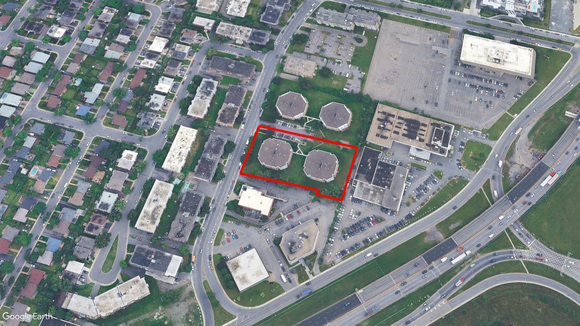 Tax Sale Montreal, Quebec - 041306-25