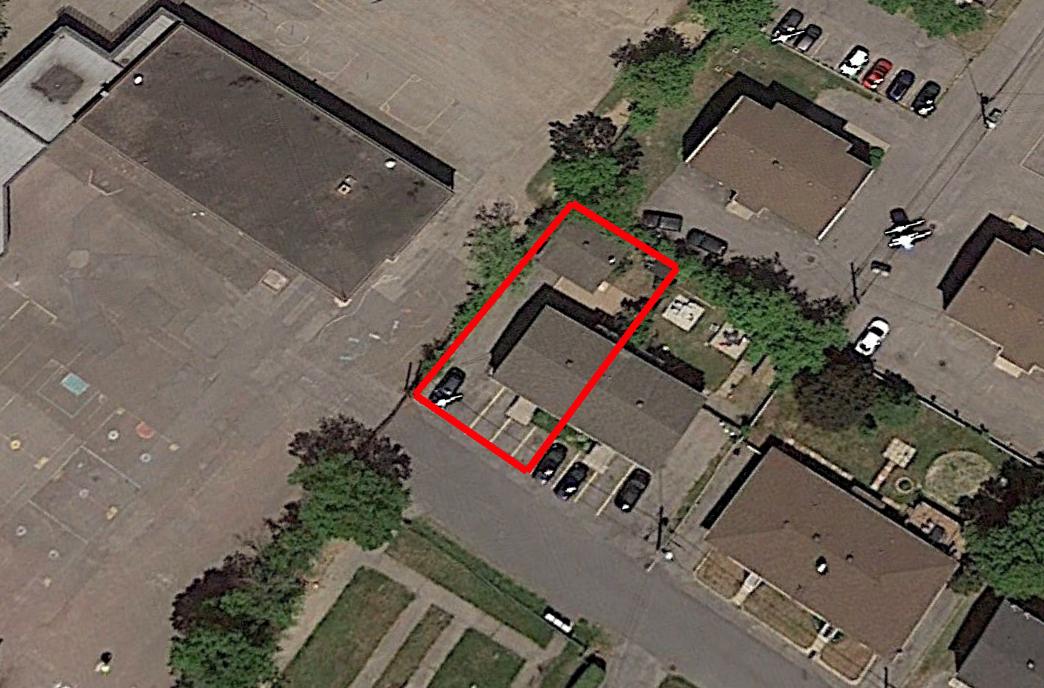 Tax Sale Montreal, Quebec - 040554-95